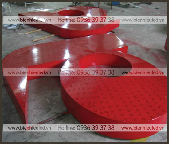 Quy trình lắp đặt biểu tượng tòa nhà chất liệu inox